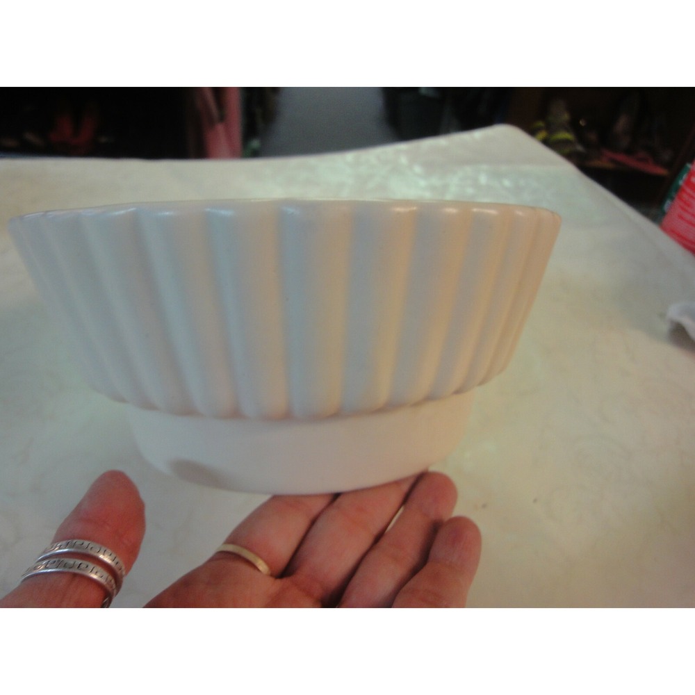 Vintage Haeger ribbed Succulent plant flower bowl Planter #146? ivory USA
